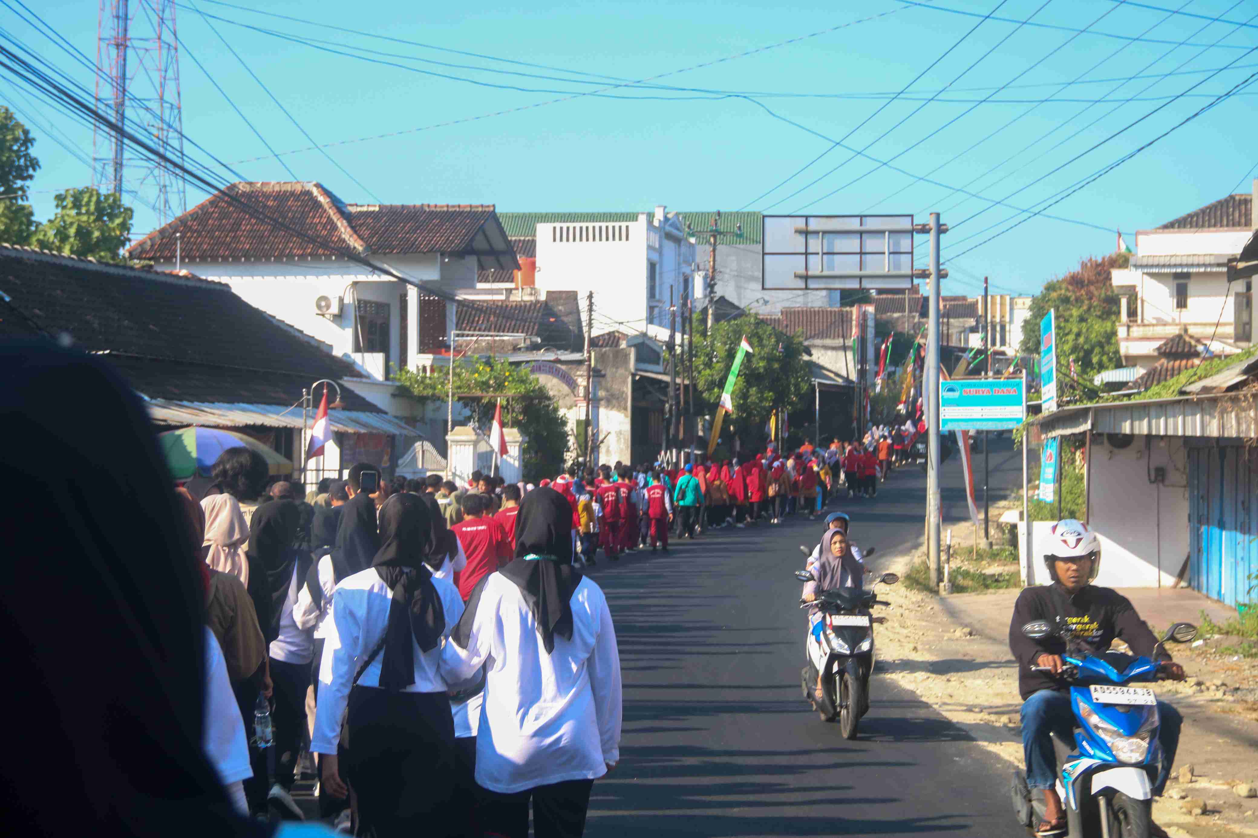 Jalan sehat kec. Polokarto sebagai sebagai bentuk peringatan HUT RI Ke-79 